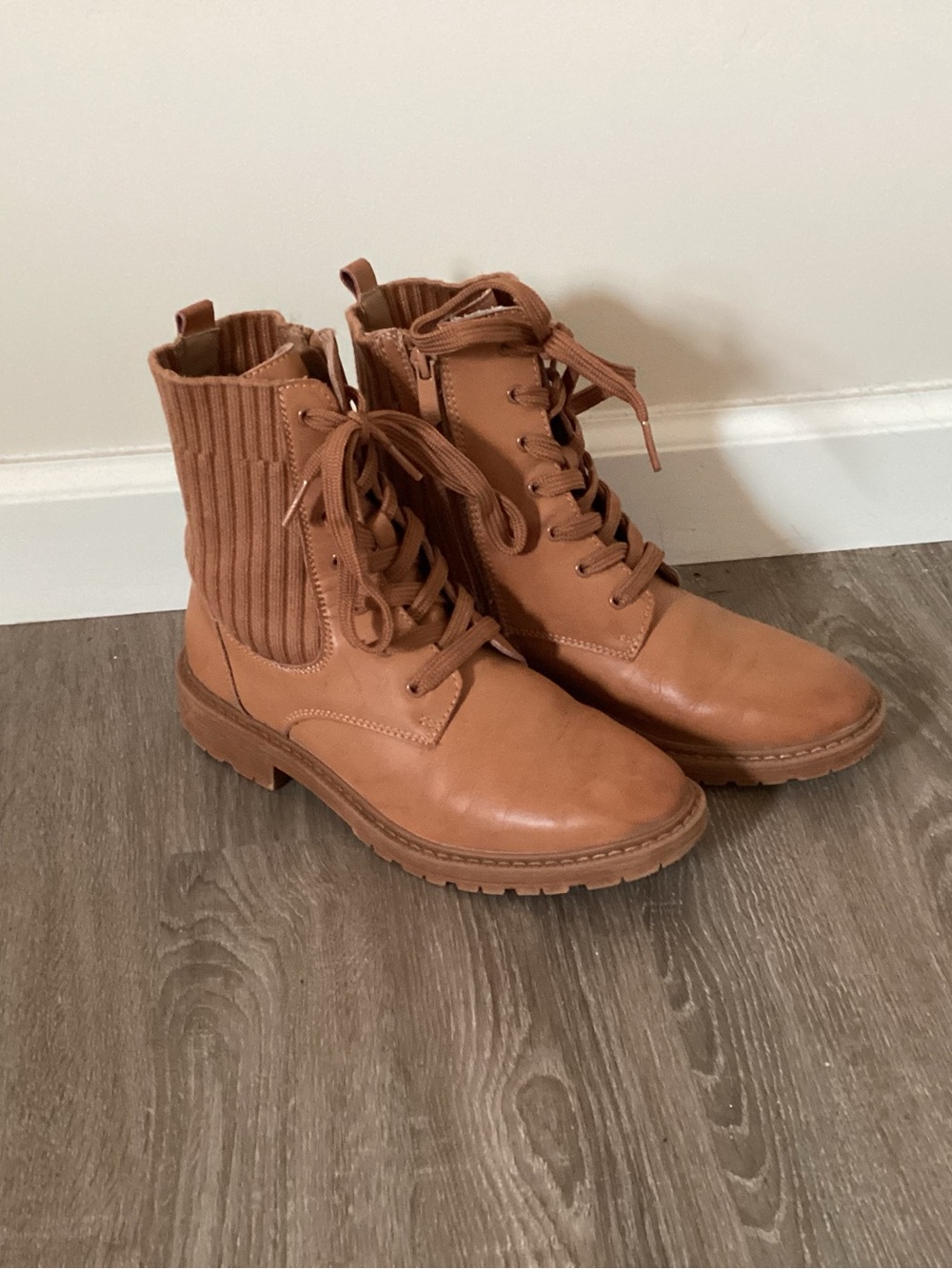 Sam Edelman Kids Lace-Up Ankle Boots in Camel